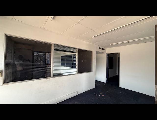 1,943M² WAREHOUSE TO LET IN SPRINGFIELD PARK